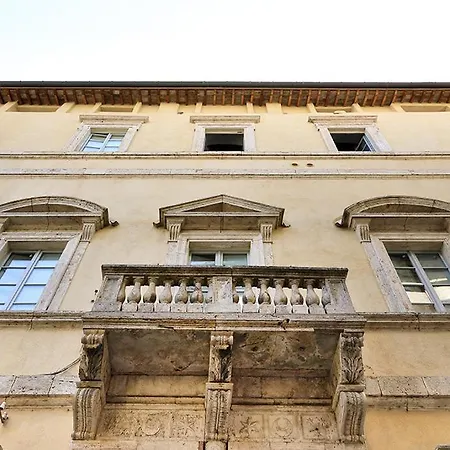 Loggia Sui Laghi * Montepulciano